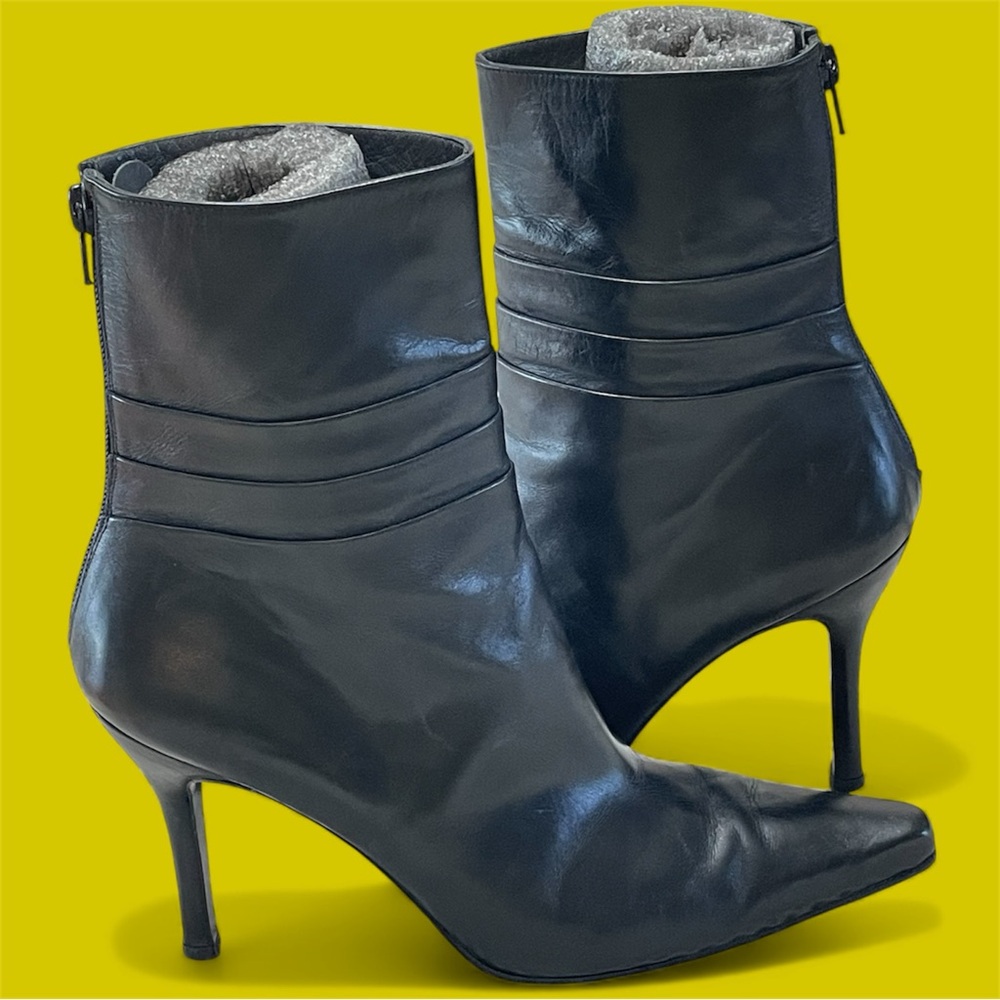 Stuart Weitzman Black Leather Ankle Boots Booties
